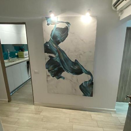 Beautiful Modern Apartment Craiova Exterior foto