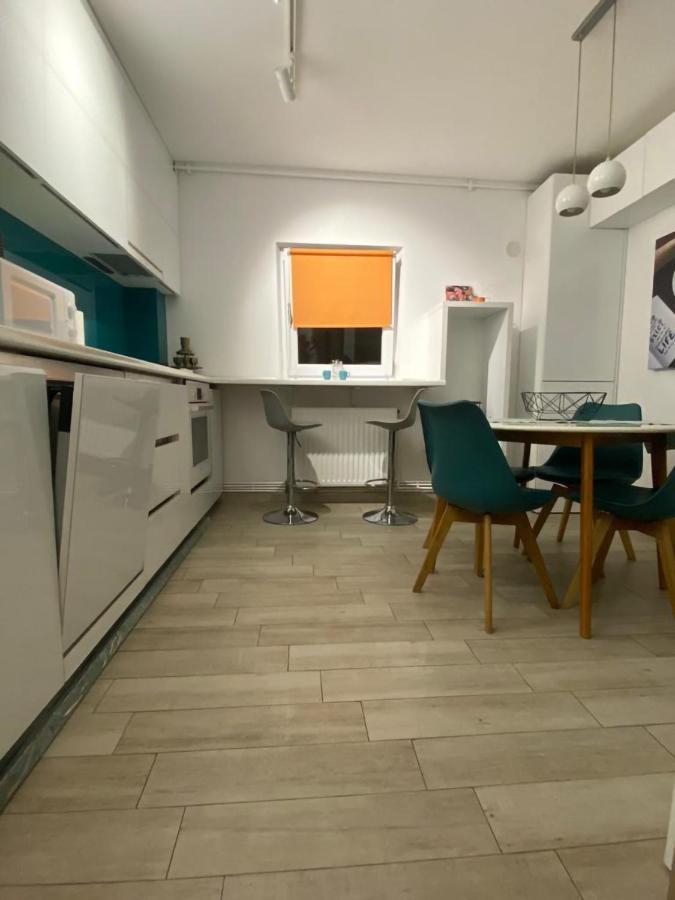 Beautiful Modern Apartment Craiova Exterior foto